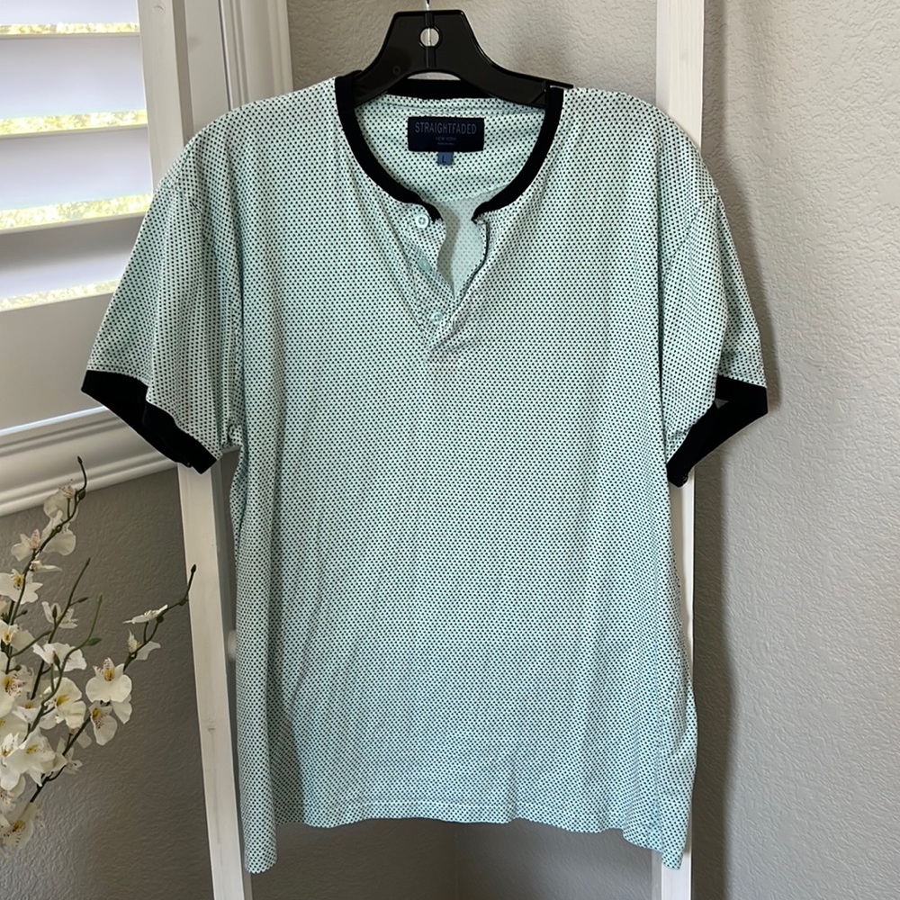 Straightfaded men’s tee